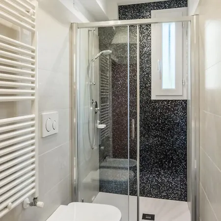 Ca' D'oro Canal View - 2 Bedrooms *